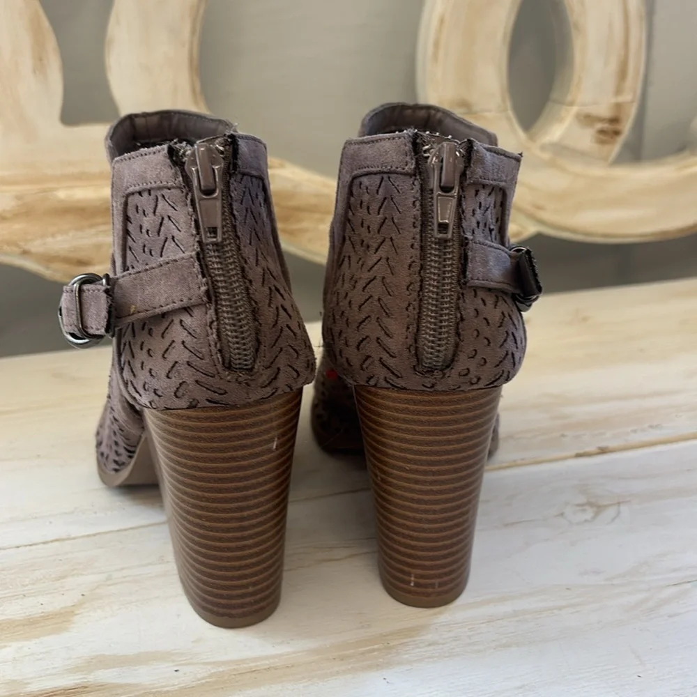 Brown Peep-Toe Block Heel Sandals Size 8‎ 1/2